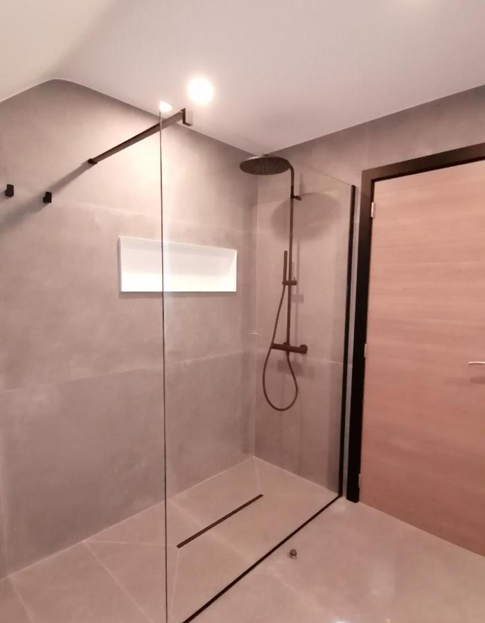 Le Clos Du Montys Louveigne Экстерьер фото